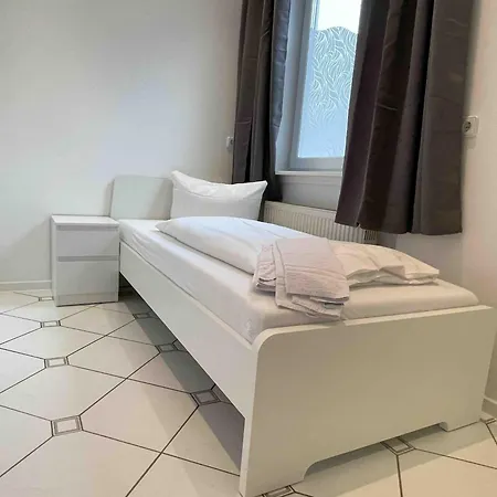 Apartament R111 Grosse Moderne Monteurwohnung Uebergangswohnung
