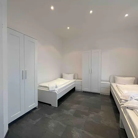R111 Grosse Moderne Monteurwohnung Uebergangswohnung * Ratyzbona