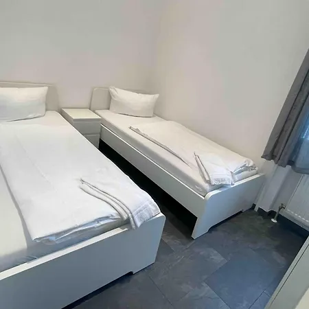 Διαμέρισμα R111 Grosse Moderne Monteurwohnung Uebergangswohnung