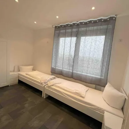 R111 Grosse Moderne Monteurwohnung Uebergangswohnung Regensburg