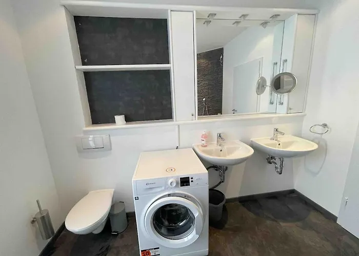 R111 Grosse Moderne Monteurwohnung Uebergangswohnung Διαμέρισμα